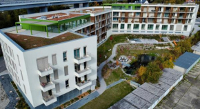 Simcity VI I Central park with Air Con, garage,balcony and self check-in Banská Bystrica